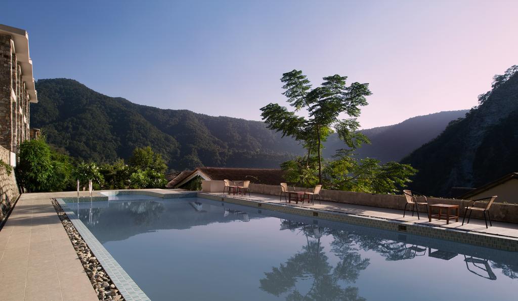 Hotel Sterling Corbett Garjia Esterno foto